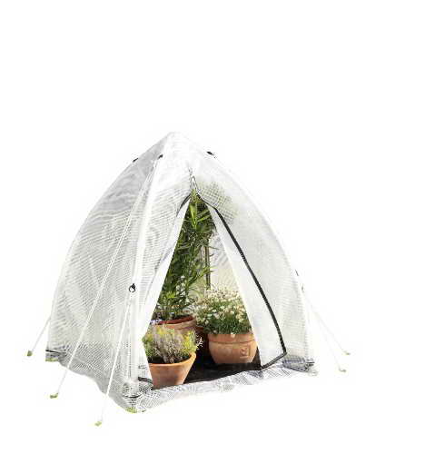 Überwinterungszelt aus lichtdurchlässiger Gitternetzfolie im Garten