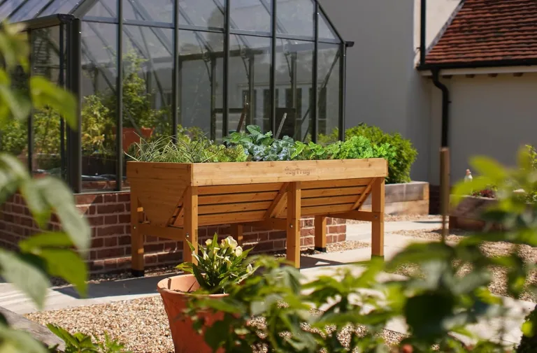 VegTrug® Hochbeet Classic - platzsparender Pflanzkasten für Balkon & Terrasse 420 L Volumen inkl. Pflanzvlies - Frühbeet ergonomische V-Form für Gemüse Kräuter Blumen - Natur 183x76x80 cm – Bild 4
