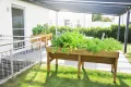 VegTrug® Hochbeet Classic - platzsparender Pflanzkasten für Balkon & Terrasse 420 L Volumen inkl. Pflanzvlies - Frühbeet ergonomische V-Form für Gemüse Kräuter Blumen - Natur 183x76x80 cm - Thumbnail 8