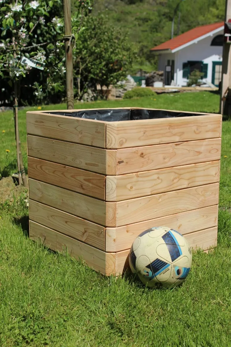 Gartenwelt Riegelsberger Massiver Pflanzkasten Mammut 58x58x57 cm aus Lärchenholz Natur Blumenkasten Blumentopf Pflanzkübel Kräutertopf Balkonkasten fertig montiert – Bild 5