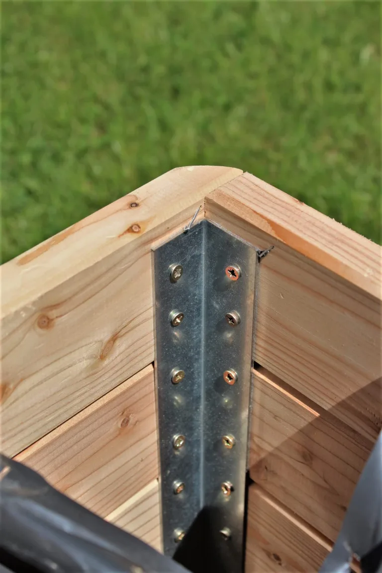 Gartenwelt Riegelsberger Massiver Pflanzkasten Mammut 58x58x57 cm aus Lärchenholz Natur Blumenkasten Blumentopf Pflanzkübel Kräutertopf Balkonkasten fertig montiert – Bild 6