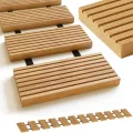 holz4home® Rollweg aus Lärche 35 cm I Holzweg Gartenweg zum Ausrollen I Witterungsbeständig, schnell trocknend und Stabil I Trittsteine rutschfeste Oberfläche durch Riffelung - Thumbnail 1