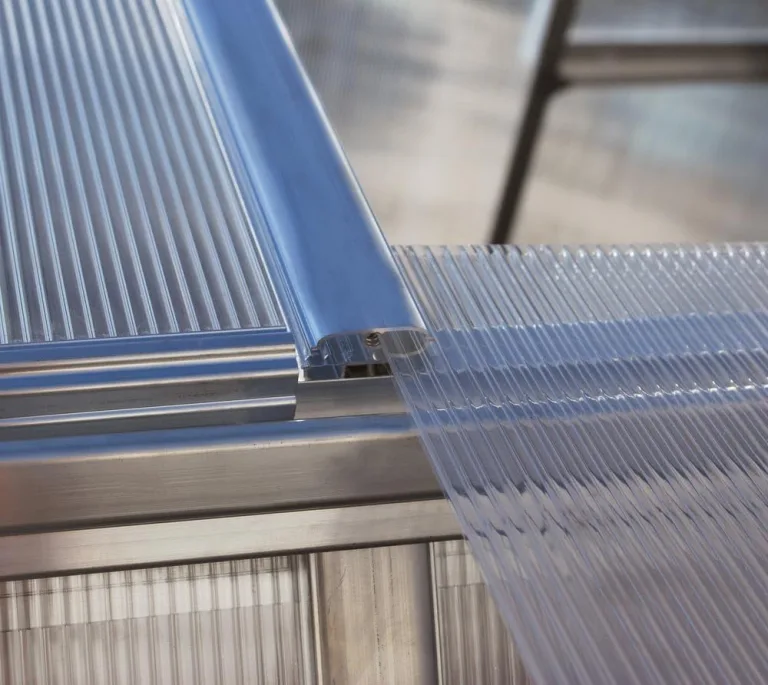 Palram-Canopia Aluminium Gewächshaus Bella 820 | 601x244 cm | Zwiebelform | 6 mm Polycarbonat-Doppelstegpaneele | Inkl. Zubehörset | UV-beständig & wetterfest | Mit Doppelflügeltür & 4 Dachfenstern – Bild 7