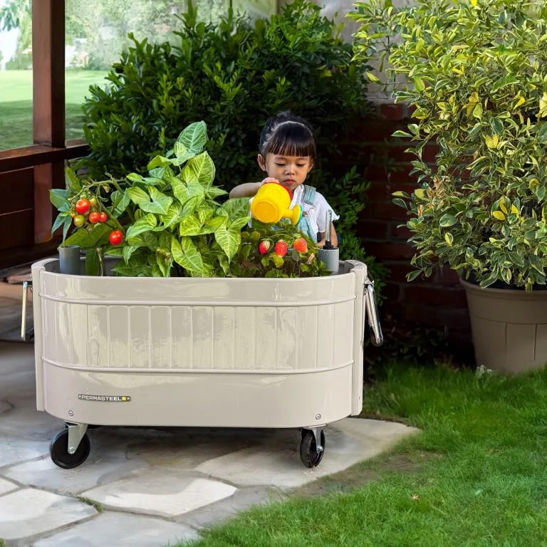 Permasteel Selbstbewässerndes Gartenbeet, rollender Übertopf für Gemüse, Blumen, Kräuter und Obst, für den Innen- und Außenbereich, mit Rollen, elfenbeinfarben – Bild 9