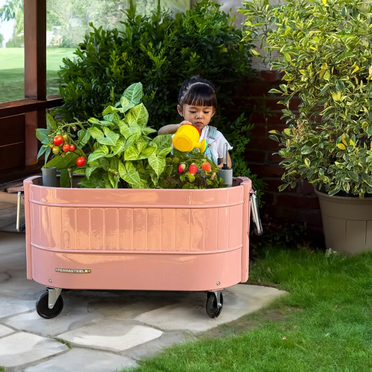 Permasteel selbstbewässerndes Gartenbeet, rollender Pflanztopf für Gemüse, Blumen, Kräuter und Obst, für drinnen und draußen, mit Rädern, Rosa – Bild 9