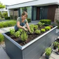 Metzler Hochbeet für den Garten – Stahl in Anthrazit | Mit integriertem Schneckenschutz | Witterungsbeständiges Metall-Gartenbeet, Pflanzenbeet, Gemüse- & Blumenhochbeet | 206 x 106 x 77 cm - Thumbnail 2