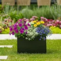 Metall Hochbeet Schwarz, Robustes Eisen Pflanzbeet mit Boden, Stabiler Pflanzrahmen, Wetterfest & Langlebig, Ideal für Garten, Balkon, Terrasse & Rasen, Pflanzkasten für Blumen & Gemüse, 46x46x30cm - Thumbnail 7