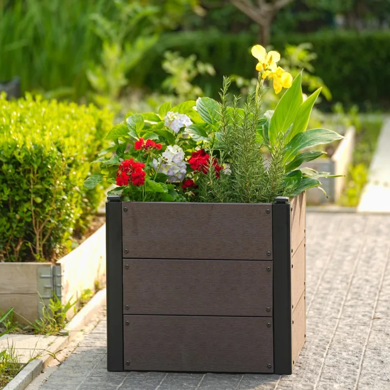 Holz Hochbeet 49x49x45 cm - Rechteckiger Outdoor Pflanzkasten mit Boden, Großes Erhöhtes Gartenbeet für Gemüse, Kräuter und Blumen, Ideal für Terrasse, Garten & Balkon – Bild 4