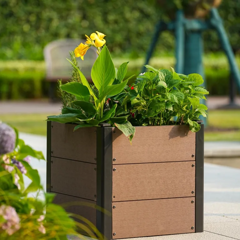 Holz Hochbeet 49x49x45 cm - Rechteckiger Outdoor Pflanzkasten mit Boden, Großes Erhöhtes Gartenbeet für Gemüse, Kräuter und Blumen, Ideal für Terrasse, Garten & Balkon – Bild 5