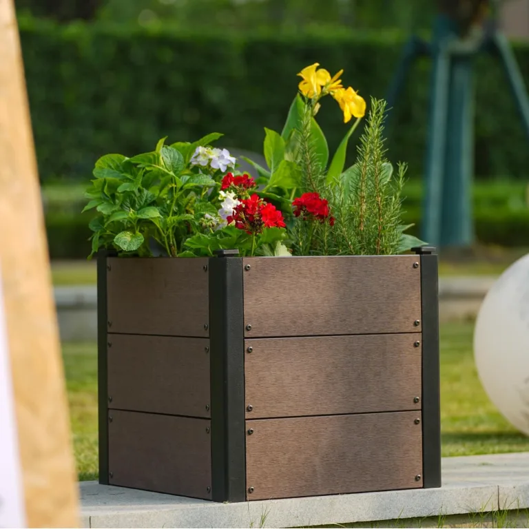 Holz Hochbeet 49x49x45 cm - Rechteckiger Outdoor Pflanzkasten mit Boden, Großes Erhöhtes Gartenbeet für Gemüse, Kräuter und Blumen, Ideal für Terrasse, Garten & Balkon – Bild 7