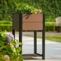 HDPE Hochbeet mit Beinen & Ablage, Holzoptik Pflanzkasten wetterfest, erhöhter Pflanzkübel mit Aluminiumrahmen, für Gemüse, Kräuter & Blumen, Balkon Terrasse Garten, 49x49x85cm - Thumbnail 5